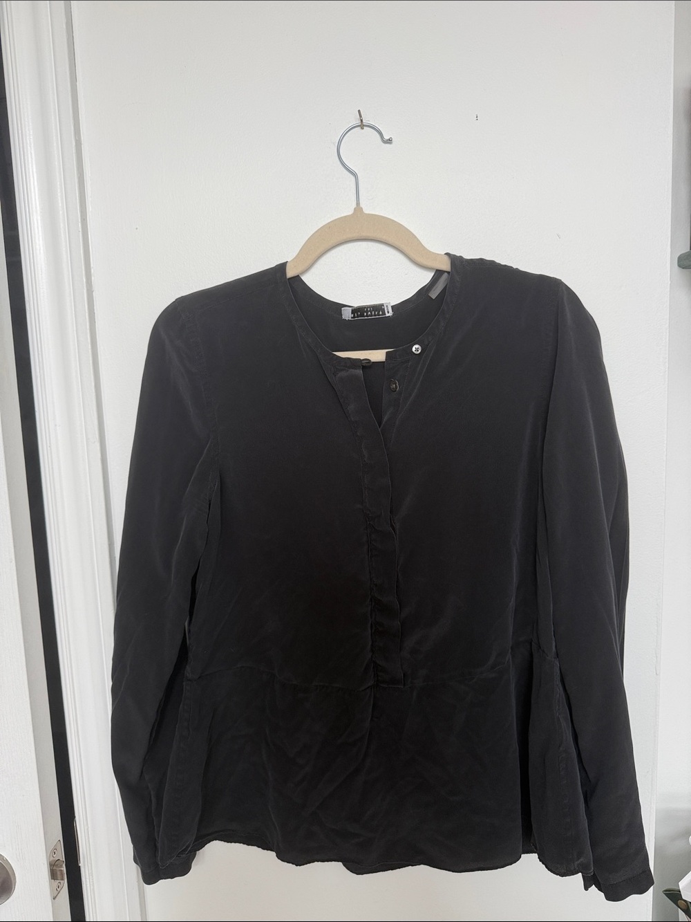 Equipment 100% SILK Black Button-Front Blouse